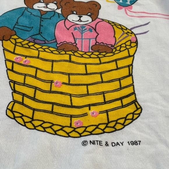 Vintage Bear Family in Hot Air Balloon 1980s Sweatshirt - Picture 5 of 7